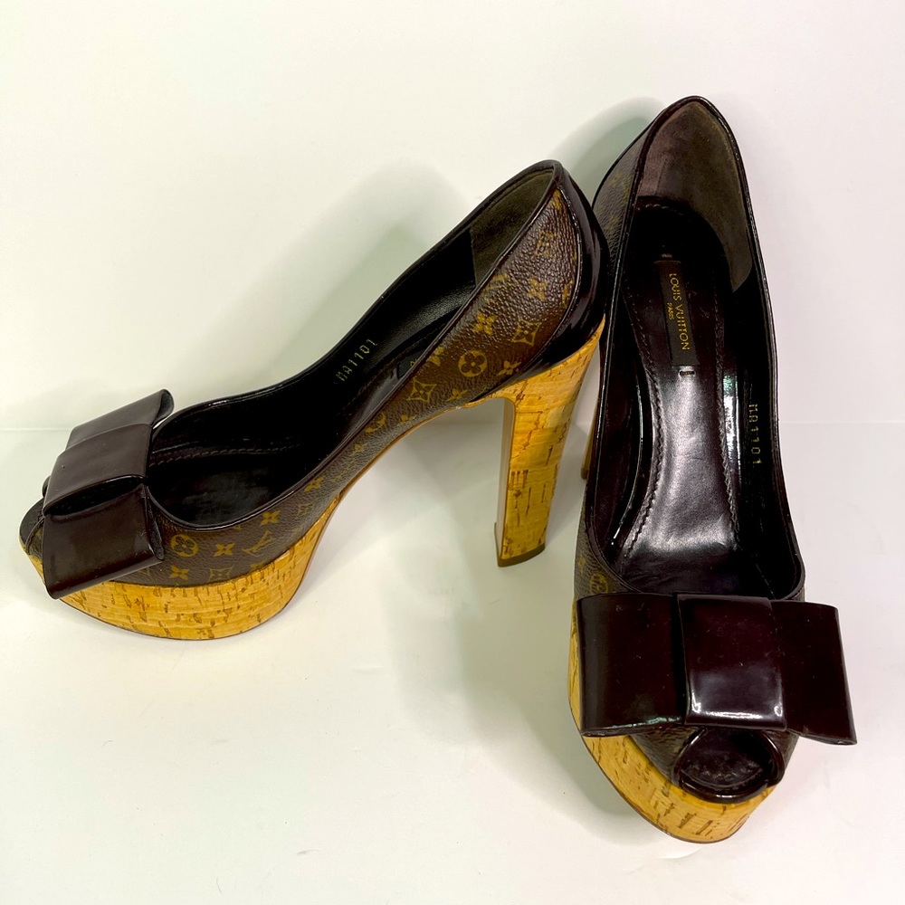 Louis Vuitton Rivoli open toe